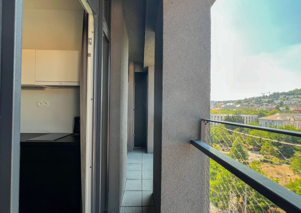 Terasa s výhľadom na celé mesto, všetko na skok | 2i, 47 m² | 7. posch. | Centrum Bratislavy