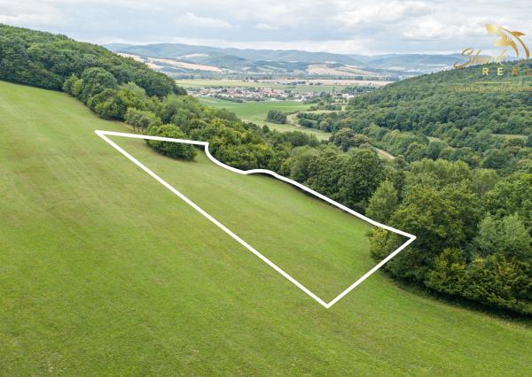 Únik do prírody len pár minút od Trenčína - pozemok 3 780 m²
