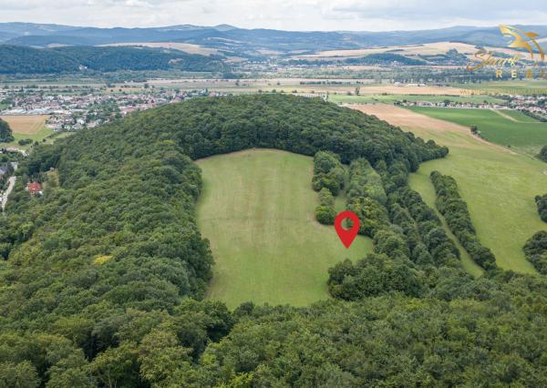 Únik do prírody len pár minút od Trenčína - pozemok 3 780 m²