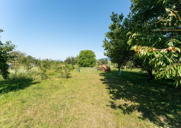 Priestranný rodinný dom s pozemkom 1 623 m² v Pavlovej Vsi – len pár minút od Tatralandie