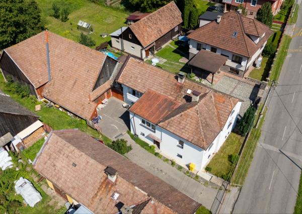 Priestranný rodinný dom s pozemkom 1 623 m² v Pavlovej Vsi – len pár minút od Tatralandie