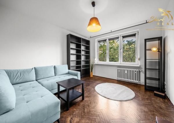 Na prenájom kompletne zariadený 2-izbový byt s balkónom a lodžiou – Komárnická, Ružinov