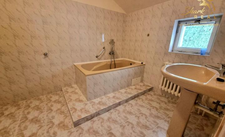 RODINNÝ DOM V TICHEJ ČASTI KRÁĽOVSKÉHO CHLMCA  - fotografia 9