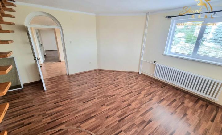 RODINNÝ DOM V TICHEJ ČASTI KRÁĽOVSKÉHO CHLMCA  - fotografia 14