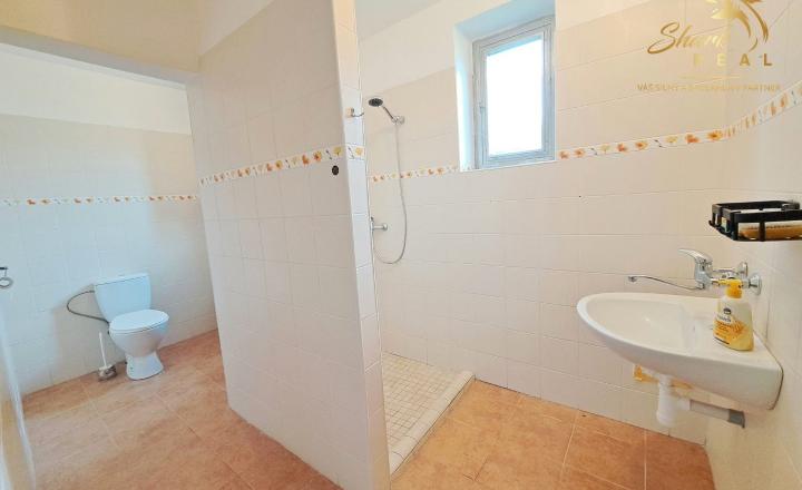 Starší domček s krásnym pozemkom - fotografia 14