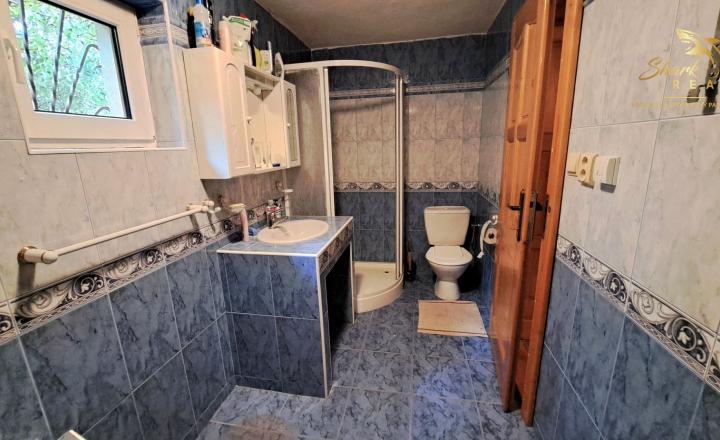 JEDINEČNÁ PONUKA! Rekreačná celoročne obývateľná chata/dom na predaj - fotografia 10