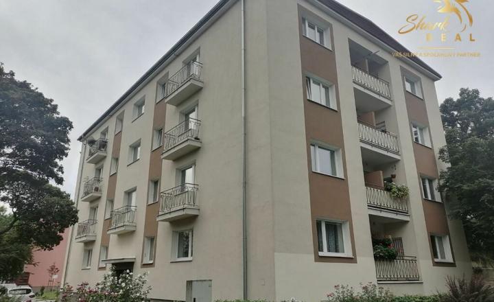 Na predaj priestranný slnečný 3-izbový byt na Krajinskej ulici - fotografia 2