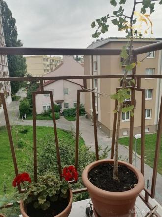 Na predaj priestranný slnečný 3-izbový byt na Krajinskej ulici - fotografia 4