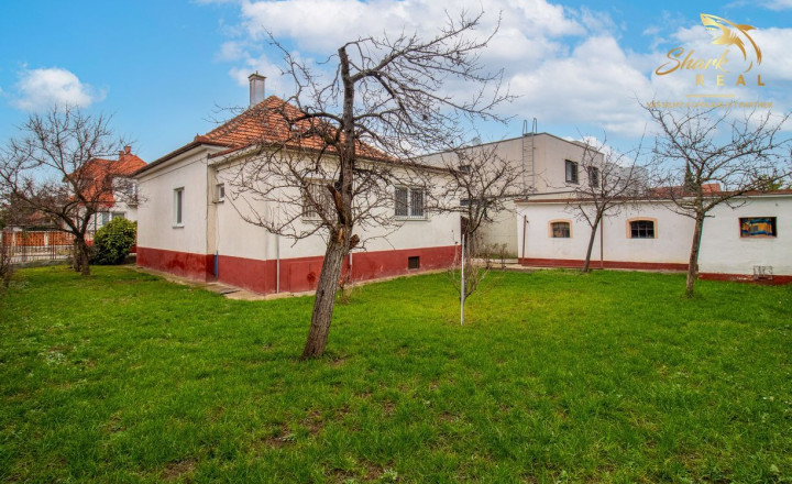  3-izbový rodinný dom v Ružinove - pôvodný stav, výborná lokalita - fotografia 1