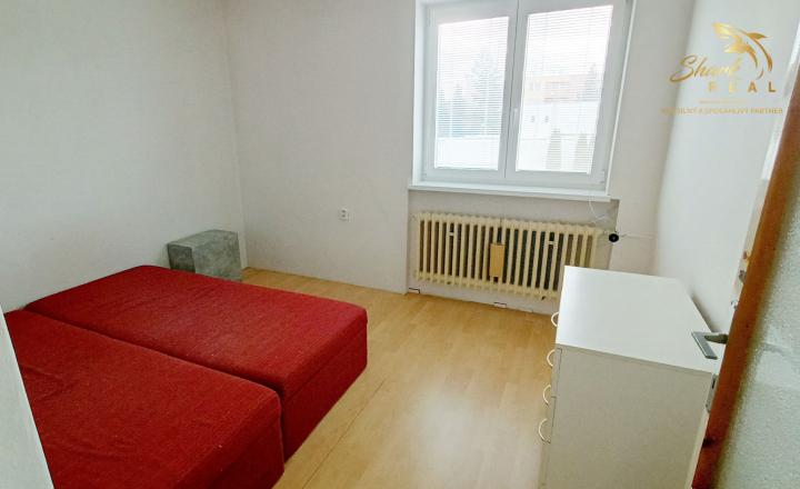 Priestranný rodinný dom s veľkou záhradou v TOP lokalite! - fotografia 6