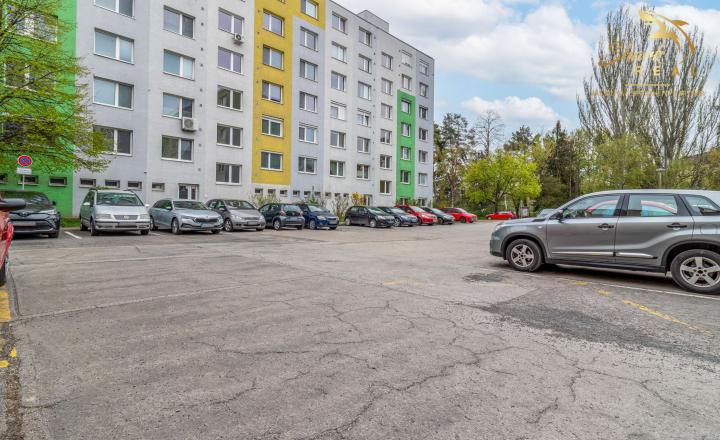 Svetlý dizajnový byt s nadštandardným zariadením - Javorová, Piešťany - fotografia 24