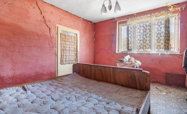 Starší vidiecky dom s pozemkom 540m2 – Tepličky - fotografia 7