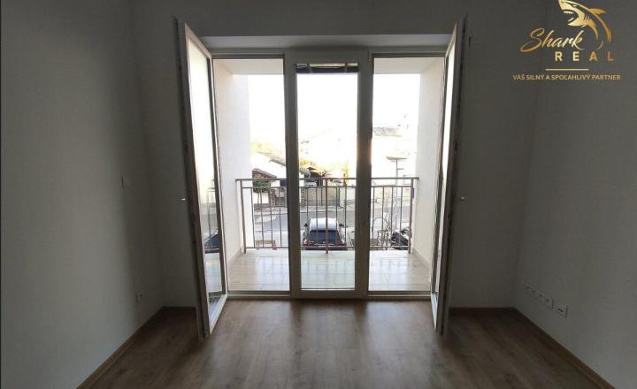 Moderný 2-izbový byt s parkovacím státím v novostavbe Alicante Gate – voľný ihneď - fotografia 7