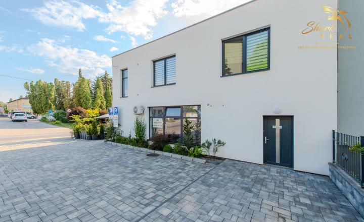 Moderný komerčný priestor v centre Stropkova vo výmere 150 m2 - fotografia 1