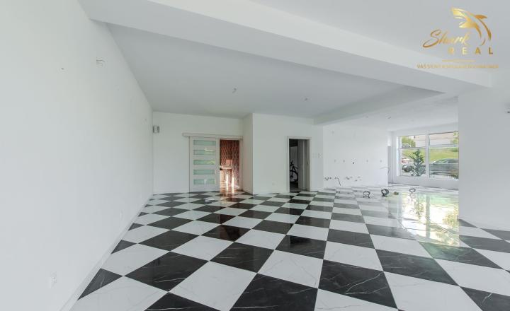 Moderný komerčný priestor v centre Stropkova vo výmere 150 m2 - fotografia 7