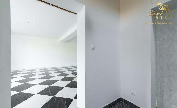 Moderný komerčný priestor v centre Stropkova vo výmere 150 m2 - fotografia 8
