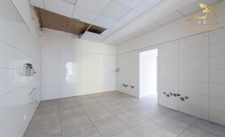 Moderný komerčný priestor v centre Stropkova vo výmere 150 m2 - fotografia 9
