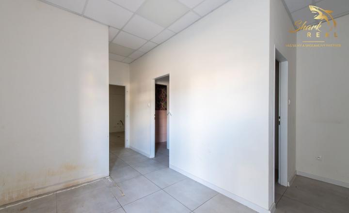 Moderný komerčný priestor v centre Stropkova vo výmere 150 m2 - fotografia 10