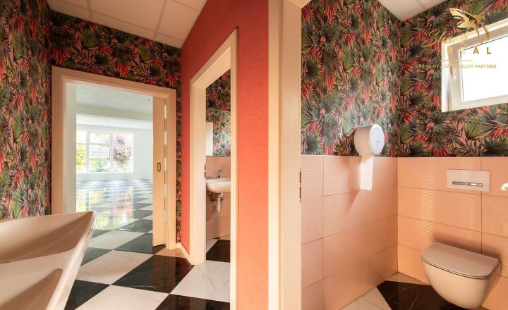 Moderný komerčný priestor v centre Stropkova vo výmere 150 m2 - fotografia 13
