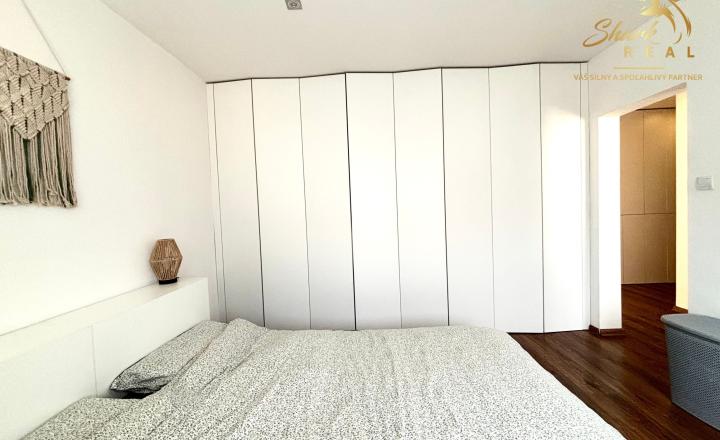 SHARK REAL/PRENÁJOM, 2 izbový byt s balkónom - fotografia 4