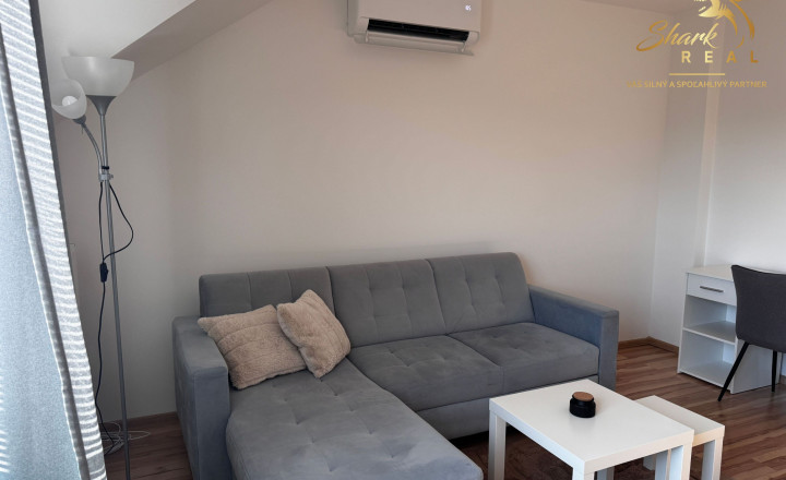 Moderný 2-izbový byt s balkónom len pár minút od centra - fotografia 2