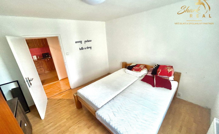 Vzdušný byt s dvomi balkónmi v srdci kúpeľného mesta - fotografia 7