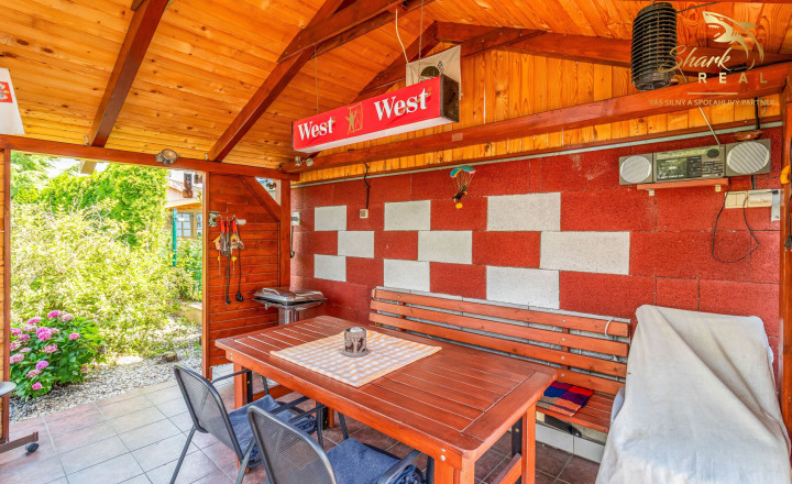 Moderný 3-izbový bungalov s garážou, dielňou a krásnou záhradou – Hôrka nad Váhom - fotografia 12