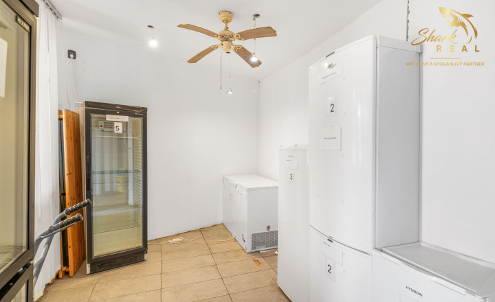 NA PREDAJ - Exkluzívne - Reštaurácia s terasou, barom a apartmánom. - fotografia 10