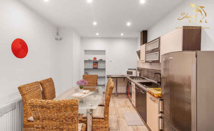 NA PREDAJ - Exkluzívne - Reštaurácia s terasou, barom a apartmánom. - fotografia 14