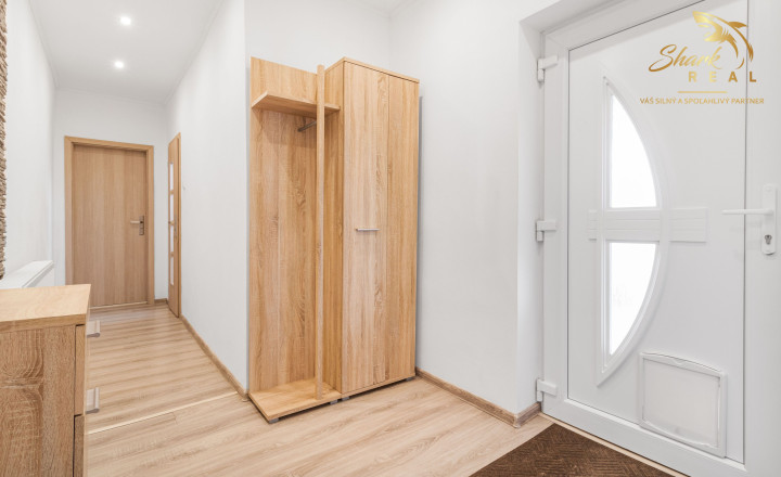 NA PREDAJ - Exkluzívne - Reštaurácia s terasou, barom a apartmánom. - fotografia 21