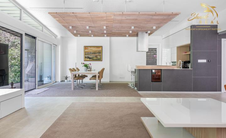 Exkluzívna rodinná vila v srdci Nízkych Tatier | Bystrá | 385 m² | Pozemok 979 m² - fotografia 6