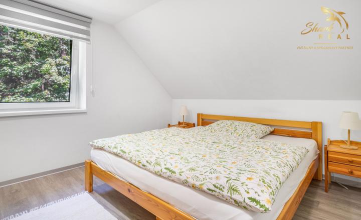 Exkluzívna rodinná vila v srdci Nízkych Tatier | Bystrá | 385 m² | Pozemok 979 m² - fotografia 9