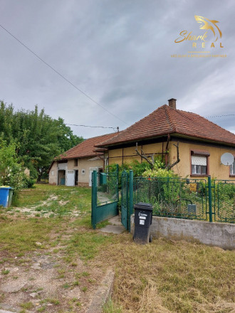 Exkluzívne na predaj rodinný dom s hosťovským domčekom, garážou a veľkým pozemkom v Bódvaszilase, Máďarsko - fotografia 2