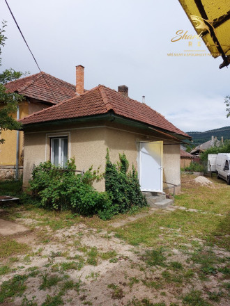 Exkluzívne na predaj rodinný dom s hosťovským domčekom, garážou a veľkým pozemkom v Bódvaszilase, Máďarsko - fotografia 16
