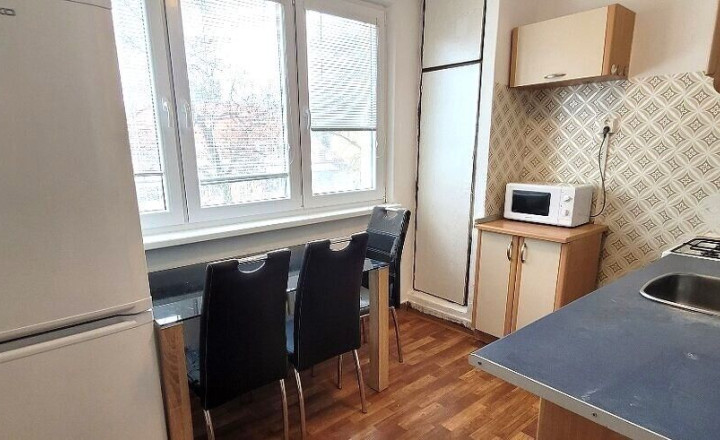 2 izbový byt -  kúsok od centra, s loggiou/balkónom ( + MOŽNÁ DOHODA NA CENE !!! ) - fotografia 8