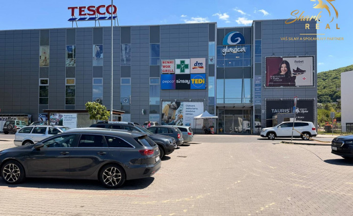 PRENÁJOM – Obchodný priestor 21,66 m² v nákupnom centre Glavica - fotografia 1