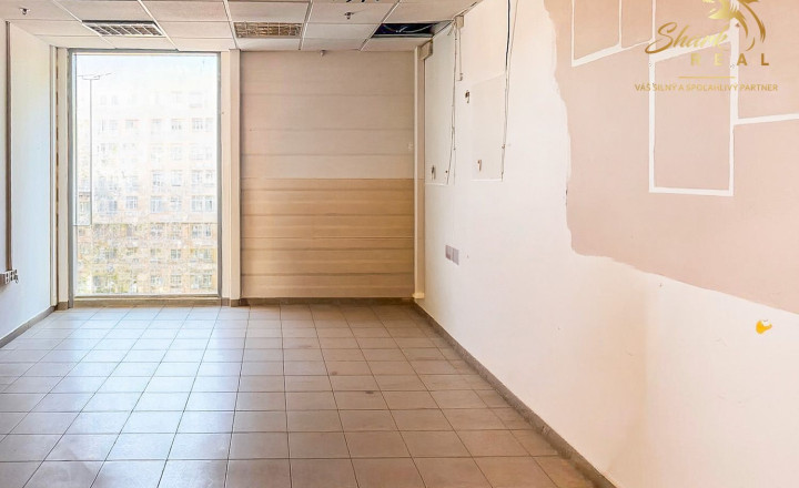 PRENÁJOM – Obchodný priestor 21,66 m² v nákupnom centre Glavica - fotografia 3