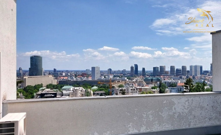 Reprezentatívne sídlo s panoramatickým výhľadom na Bratislavu – Slavín - fotografia 1