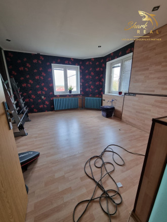 PRIESTRANNÝ RODINNÝ DOM S VEĽKÝM POZEMKOM A DRUHOU STAVBOU – CABAJ-ČÁPOR (PEREŠ) - fotografia 12