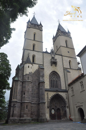 Rodinný dom s veľkorysým investičným pozemkom - fotografia 34