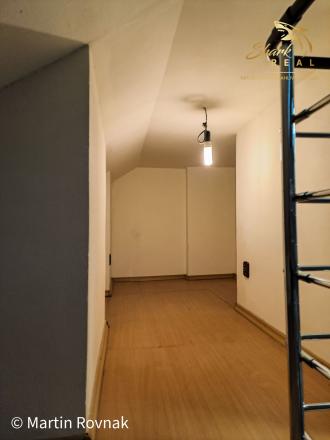 Exkluzívny mezonet na skok od Downtownu - tiché bývanie, ako aj predpripravená investícia - fotografia 28