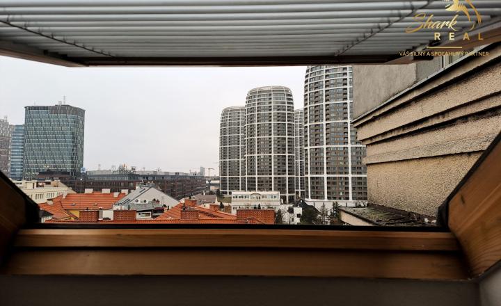 Exkluzívny mezonet na skok od Downtownu - tiché bývanie, ako aj predpripravená investícia - fotografia 29
