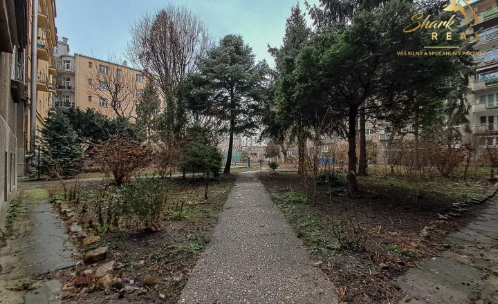 Exkluzívny mezonet na skok od Downtownu - tiché bývanie, ako aj predpripravená investícia - fotografia 37