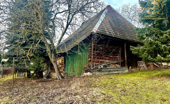 Stodola s možnosťou úpravy na chatu s pozemkami - fotografia 1