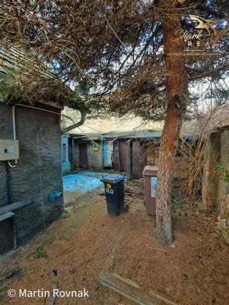 Rodinný dom s projektom a povolením v tichej časti Devínskej Novej Vsi - fotografia 4