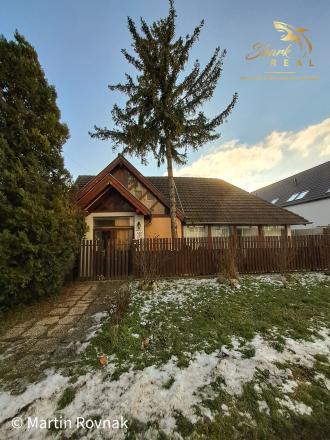 Jedinečný objekt s vysokými stropmi a átriom pre vaše podnikanie - fotografia 1
