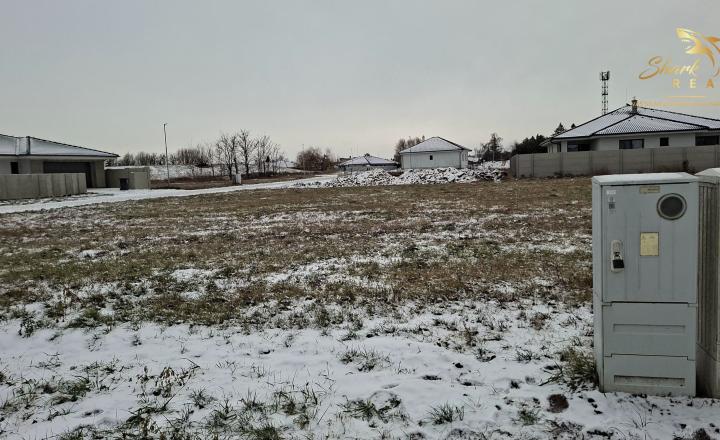 Stavebný pozemok na predaj - fotografia 1