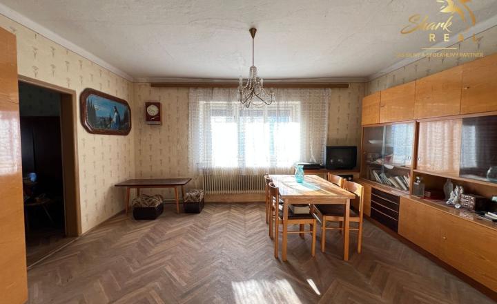 Rodinný dom s garážou. - fotografia 5