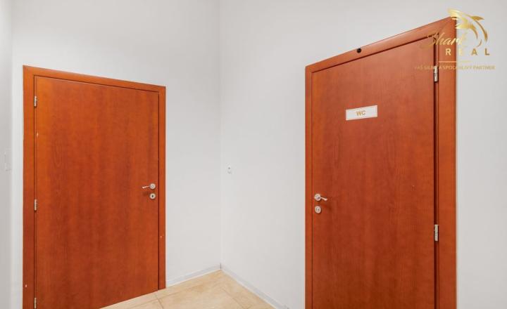 Obchodný priestor v srdci Piešťan – pripravený na vaše podnikanie - fotografia 9