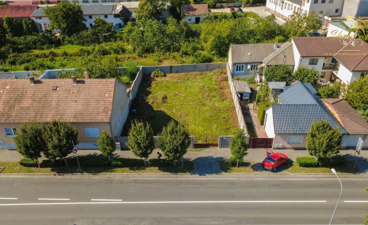 Atraktívny stavebný pozemok pri hlavnej ceste v Piešťanoch - fotografia 4